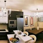 Ninos Luxury アパート *