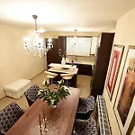 Ninos Luxury アパート コルフ島