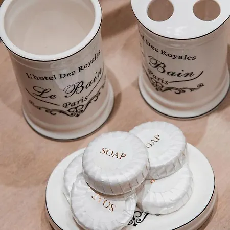 Ninos Luxury 아파트