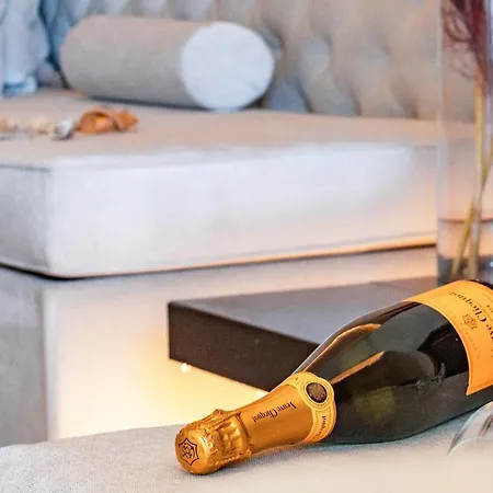 Ninos Luxury Corfu (city)